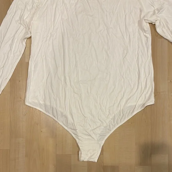 Classic White Long Sleeve Bodysuit - Picture 6 of 7